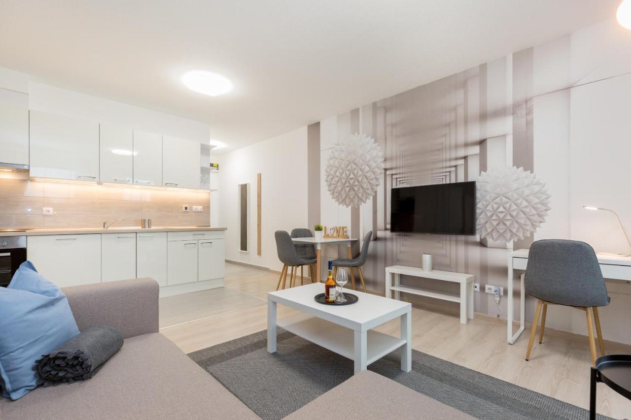 Downtown Residences Leo - Ac, Elevator, Terrace Apartment *